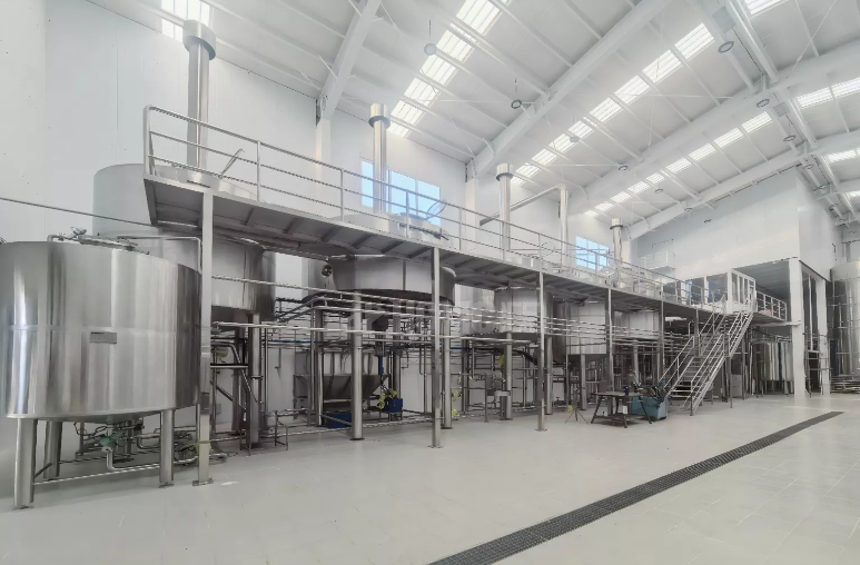 The Microbiology of Success: How Tank Design Protects Your Yeast
